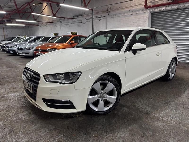 Used Audi A3 Sport 110 HP (80 kW) 2014 White Hatchback