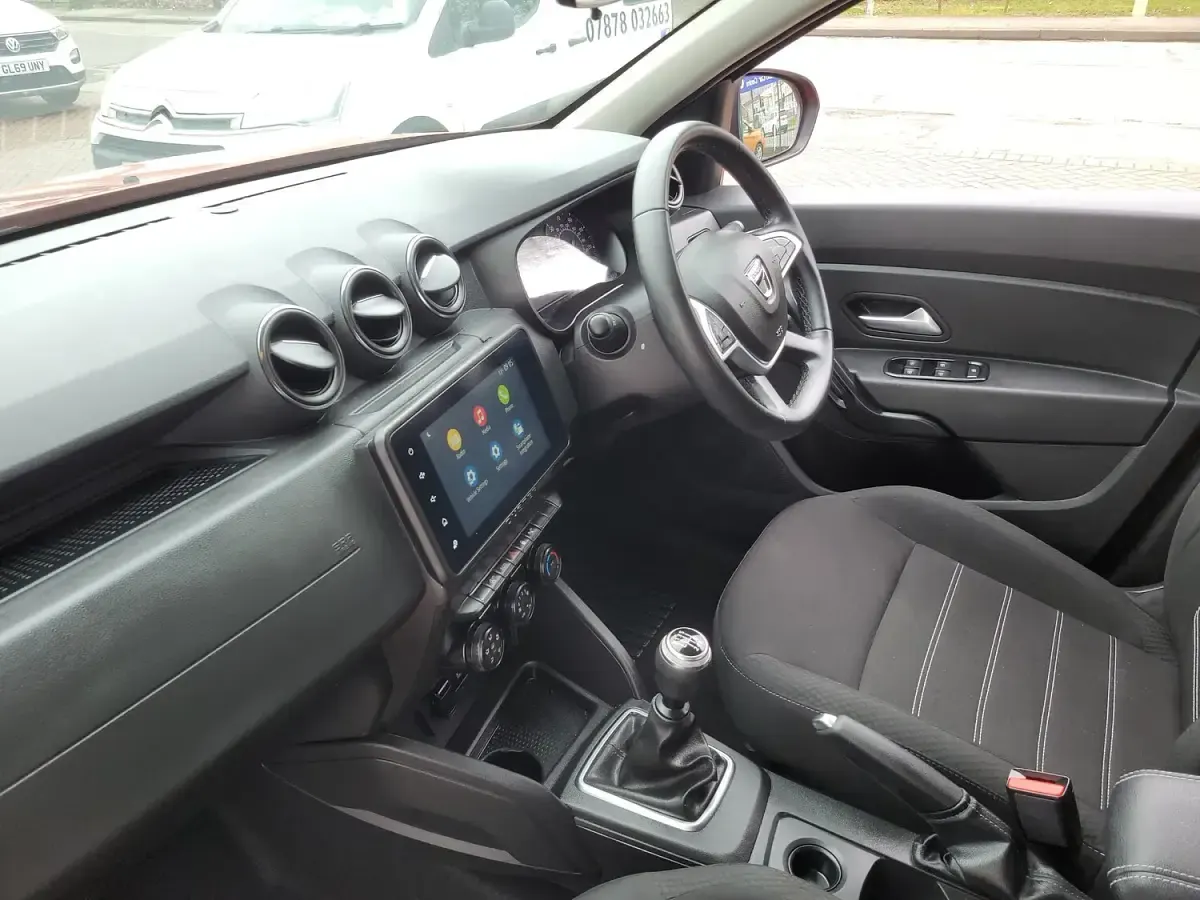 Used Dacia Duster Comfort 100 HP (73 kW) 2022 Orange SUV