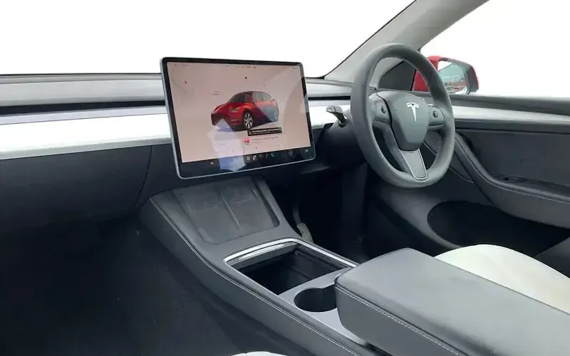 Used Tesla Model Y Long Range AWD 286 kW (389 HP) 2025 SUV