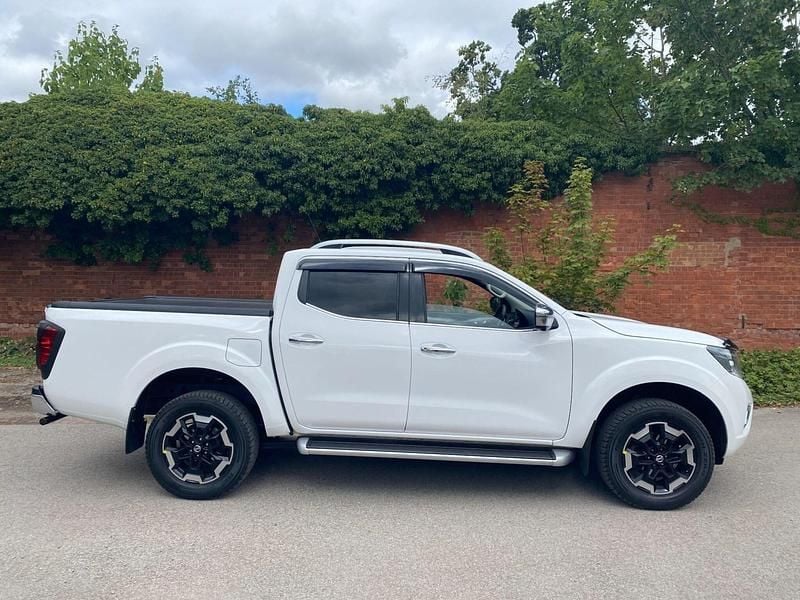 White Used 2020 Nissan Navara Tekna Pickup | £11,595 (Expensive) - Image 1/4