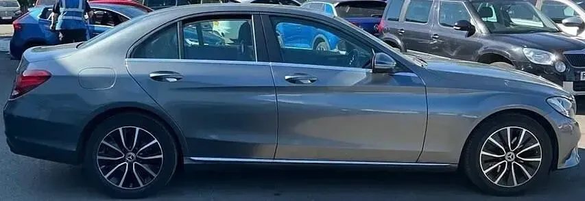 Używany Mercedes C200 SE 2019 Szary Sedan/Limuzyna