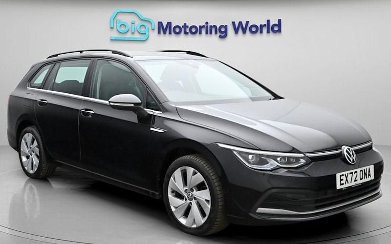 Second-hand VW Golf VIII Style 116 CP (85 kW) 2022 Negru Break