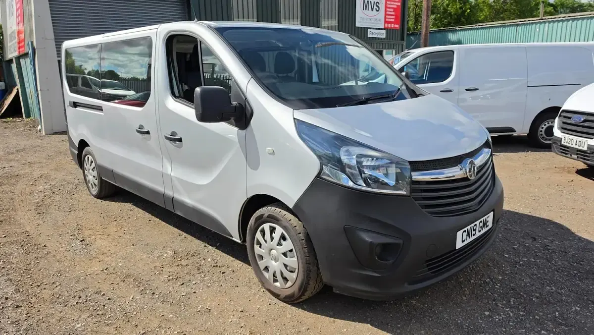 Used Vauxhall Vivaro 120 HP (88 kW) 2019 Silver MPV
