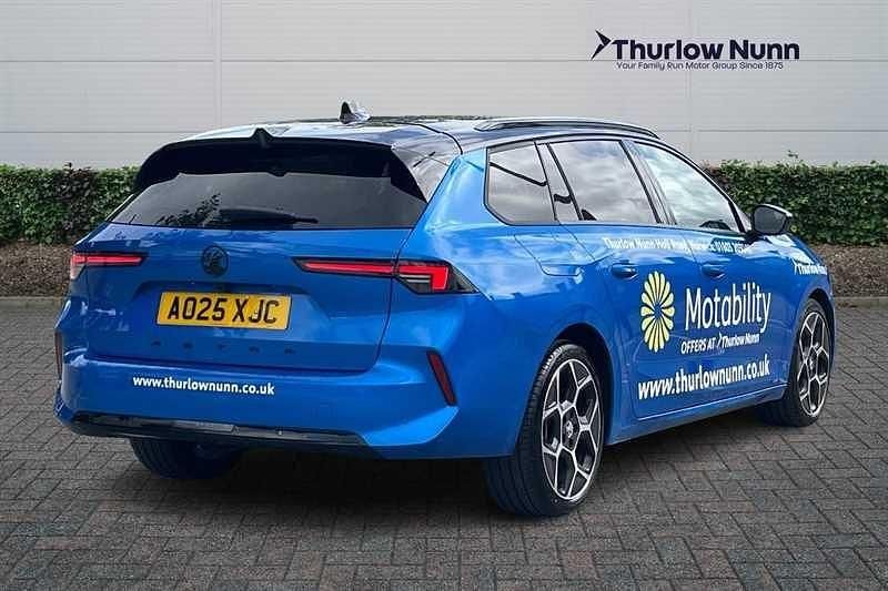 Second-hand Vauxhall Astra Ultimate 130 CP (95 kW) 2025 Albastru Break