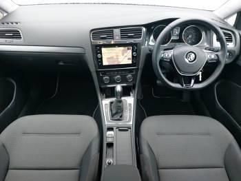 Used VW Golf VII SE 125 HP (91 kW) 2017 Silver Hatchback