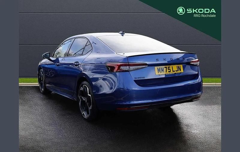 Used Skoda Superb SportLine 147 HP (108 kW) 2025 Cobalt blue metallic Hatchback