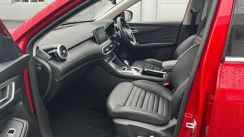 Used MG HS 162 HP (119 kW) 2023 Red SUV