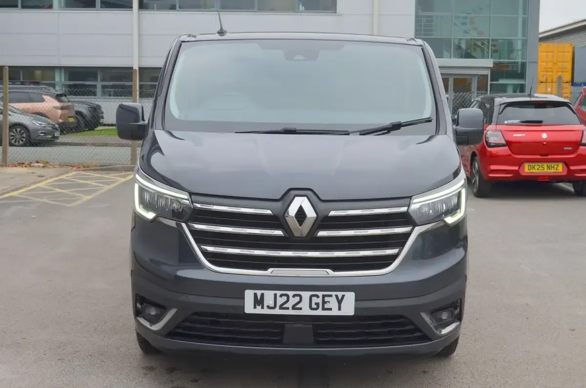 Used Renault Trafic 2022 Grey MPV