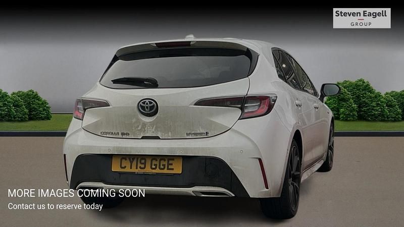 Used Toyota Corolla 2019 White Hatchback