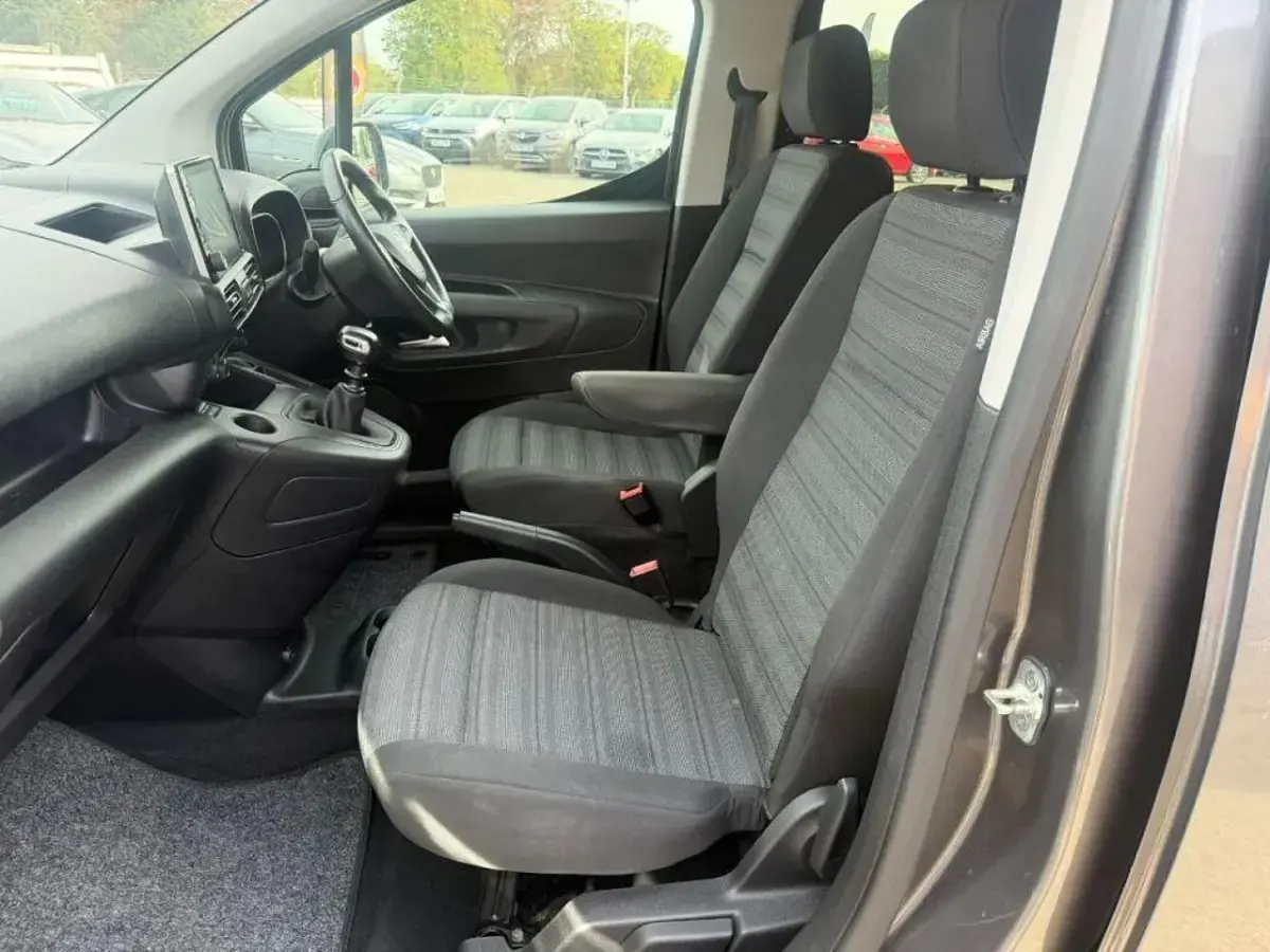 Used Vauxhall Combo S 99 HP (72 kW) 2022 Grey MPV
