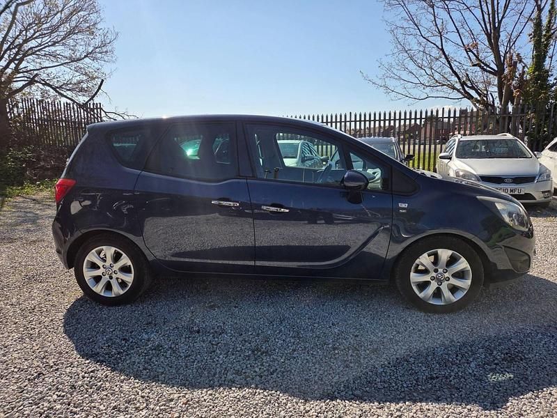 Used Vauxhall Meriva 100 HP (73 kW) 2010 Blue MPV