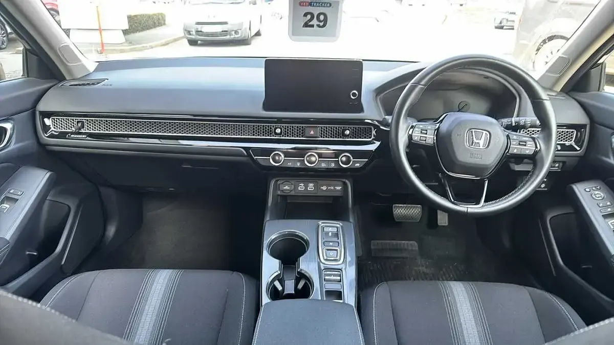 Begagnad Honda Civic Elegance 143 HK (105 kW) 2025 Svart Halvkombi