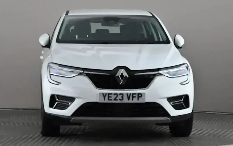 Used Renault Arkana Evolution 140 HP (102 kW) 2023 White SUV