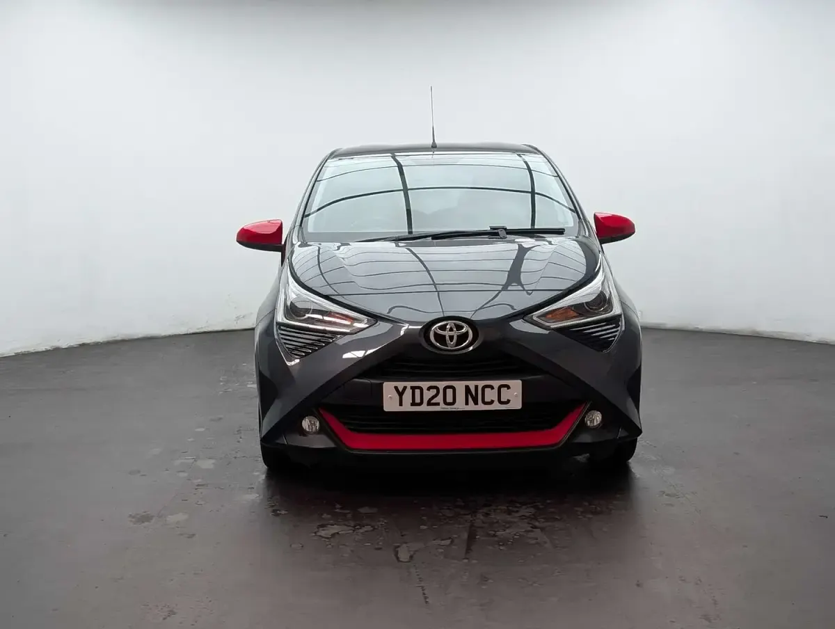 Used Toyota Aygo Trend 72 HP (52 kW) 2020 Grey Hatchback