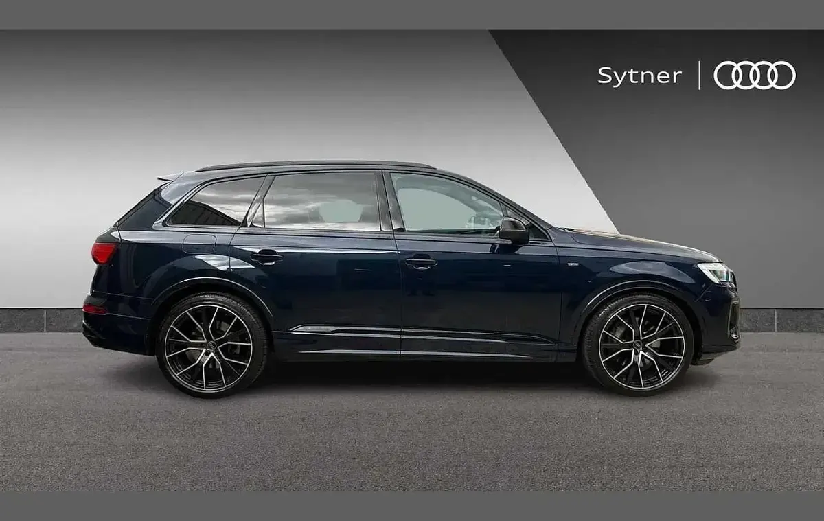 Used Audi Q7 Black Edition 281 HP (206 kW) 2025 Blue SUV
