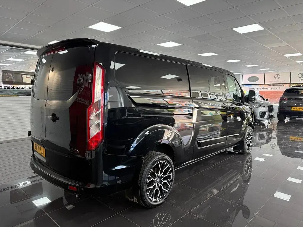 Used Ford Transit Custom Limited 170 HP (125 kW) 2021 Black Van