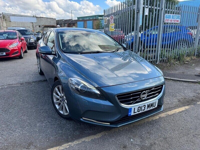 Blue Used 2013 Volvo V40 SE Lux Estate | £4,495 (Good price) - Image 1/4
