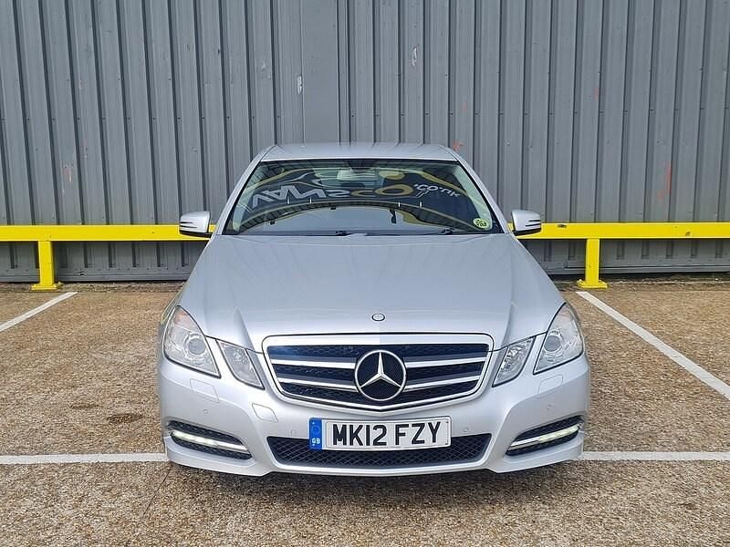 Begagnad Mercedes E220 Executive 170 HK (125 kW) 2012 Silver Sedan