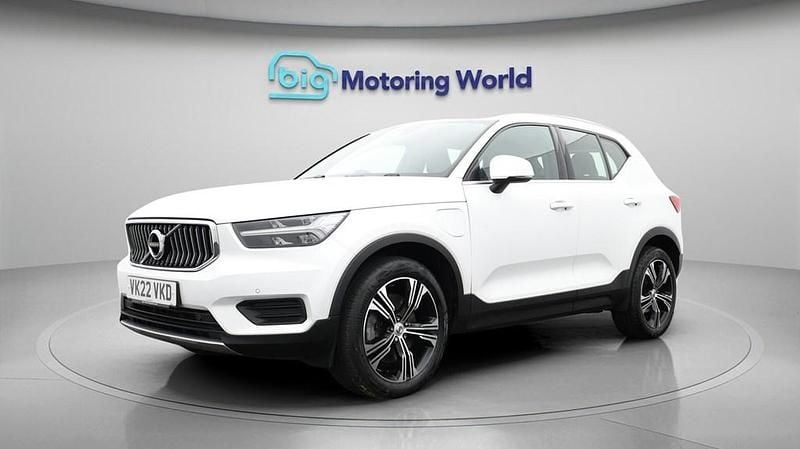 Used Volvo XC40 Inscription 211 HP (155 kW) 2022 White SUV