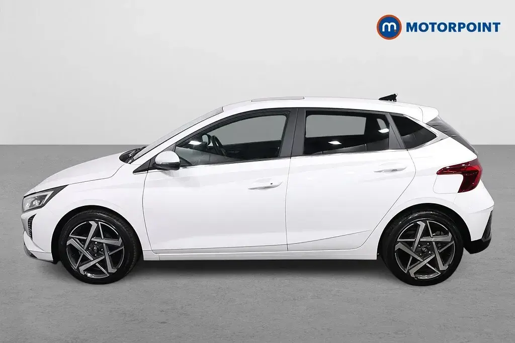 Used Hyundai i20 Ultimate 101 HP (74 kW) 2025 White Hatchback