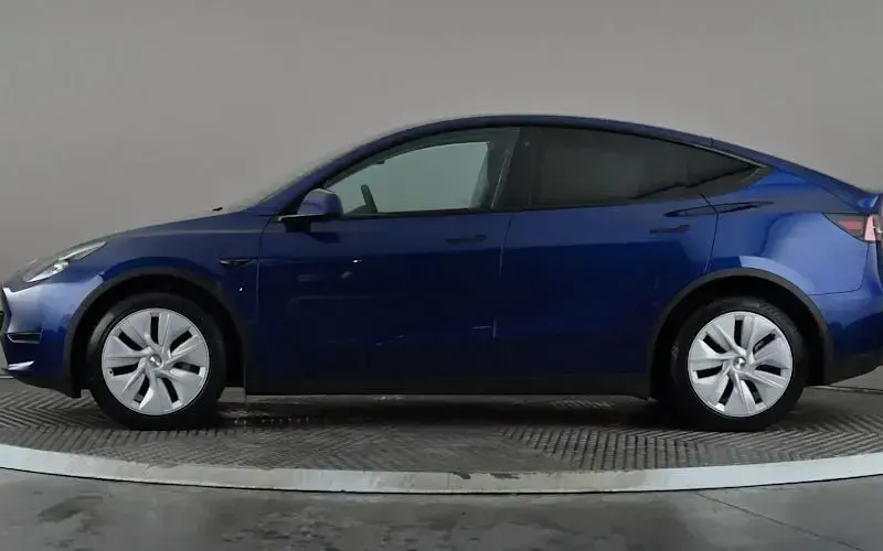 Used Tesla Model Y Long Range AWD 286 kW (389 HP) 2025 SUV