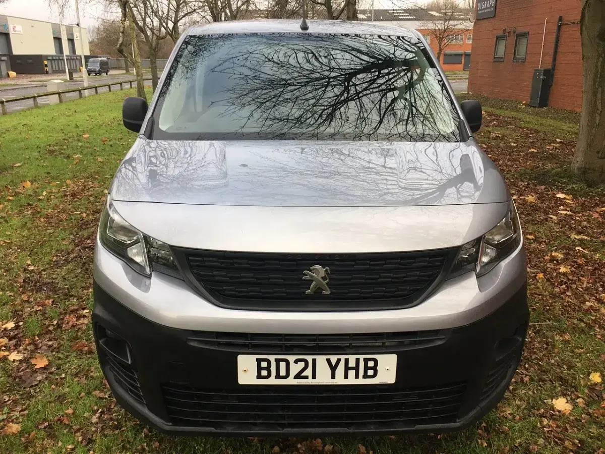Used Peugeot Partner 131 HP (96 kW) 2021 Grey MPV
