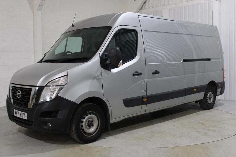 Silver Used 2021 Nissan NV400 Tekna Van | £10,995 (Fair price) - Image 1/4