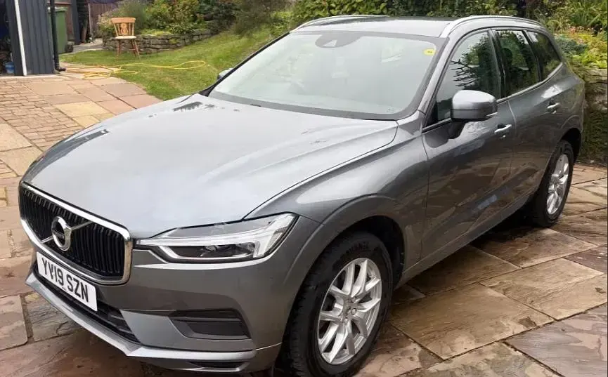 Used Volvo XC60 Momentum 250 HP (183 kW) 2019 SUV