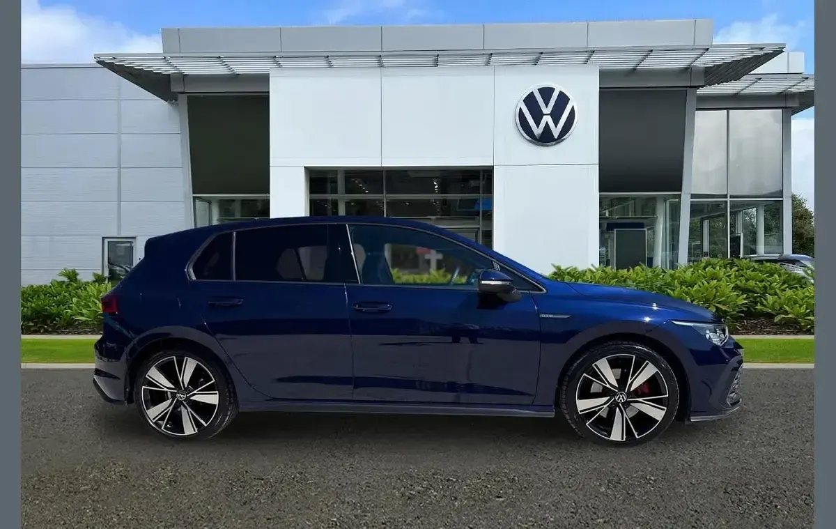 Used VW Golf VIII GTD 200 HP (147 kW) 2023 Blue Hatchback
