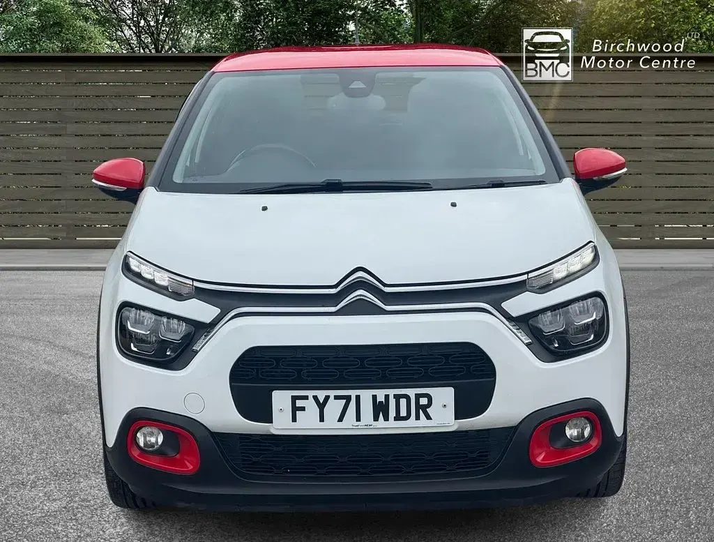 Used Citroën C3 Shine 100 HP (73 kW) 2021 White Hatchback