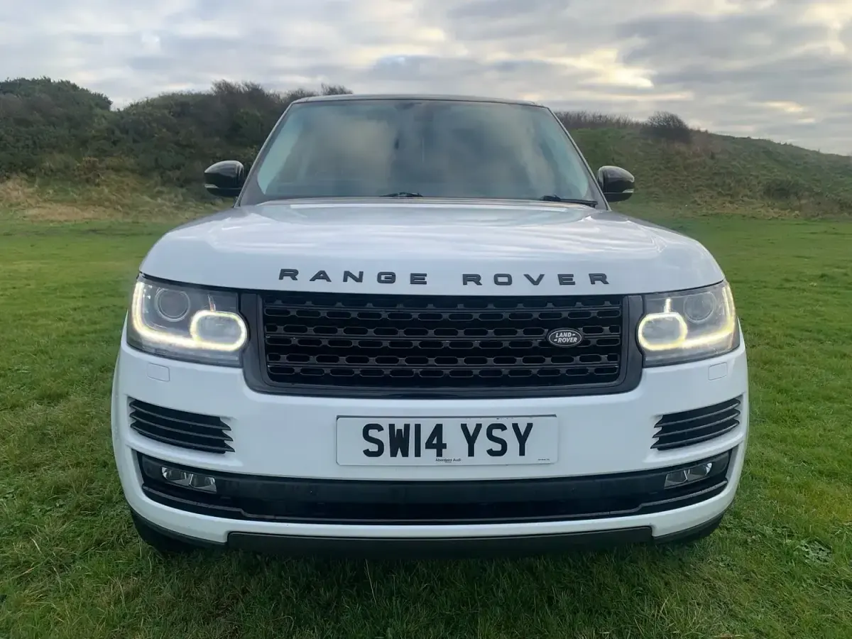 Used Land Rover Range Rover Vogue 258 HP (189 kW) 2014 White SUV