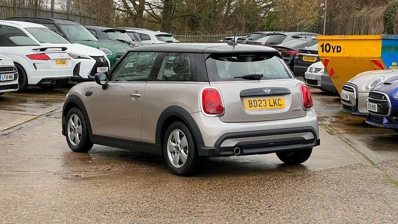 Used Mini Cooper Classic 134 HP (98 kW) 2023 Grey Hatchback