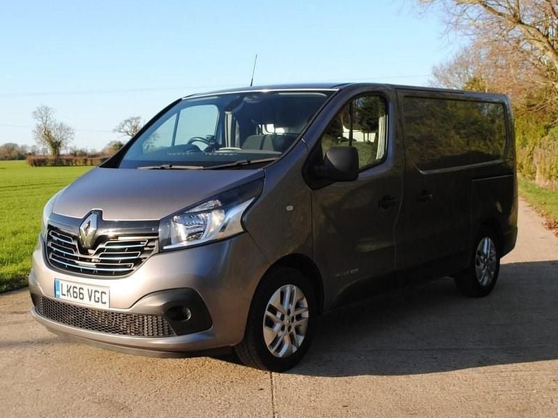 Grey Used 2016 Renault Trafic MPV | £9,495 (Fair price) - Image 1/3