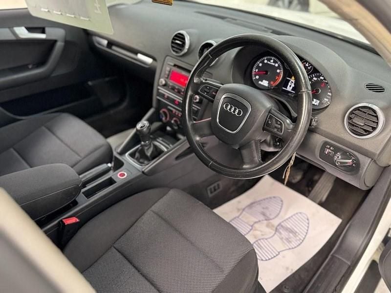 Used Audi A3 Sportback Comfort 102 HP (75 kW) 2010 White Hatchback