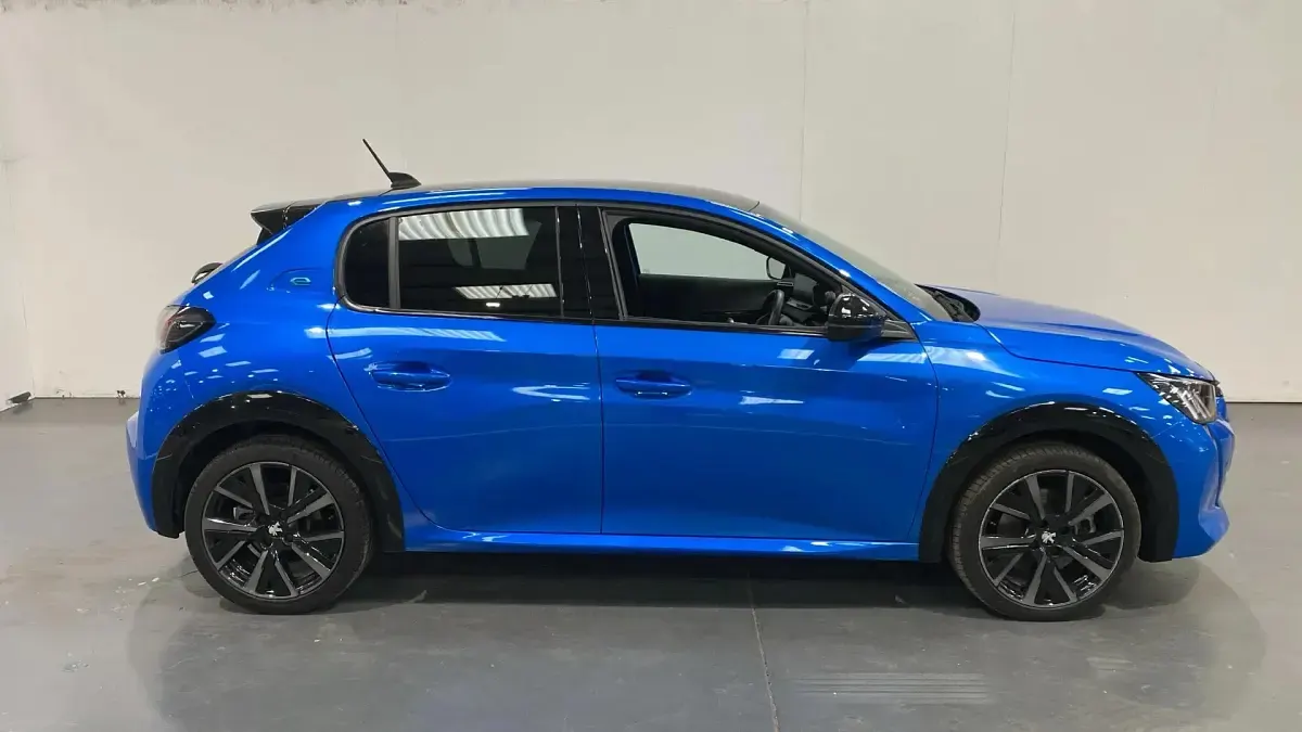 Second-hand Peugeot e-208 GTi 100 kW (136 CP) 2023 Albastru Hatchback