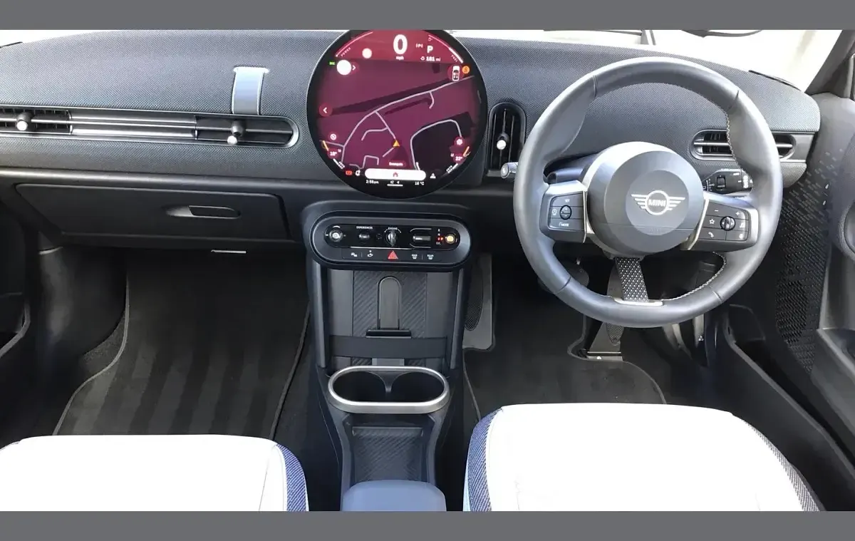 Used Mini Cooper Hatch 113 kW (154 HP) 2025 Black Hatchback