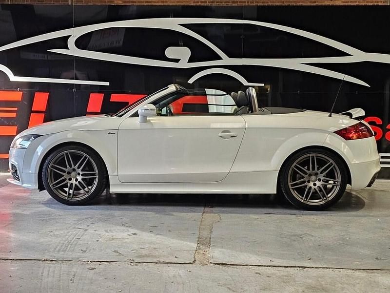Used Audi TT Roadster Black Edition 211 HP (155 kW) 2011 White Cabriolet