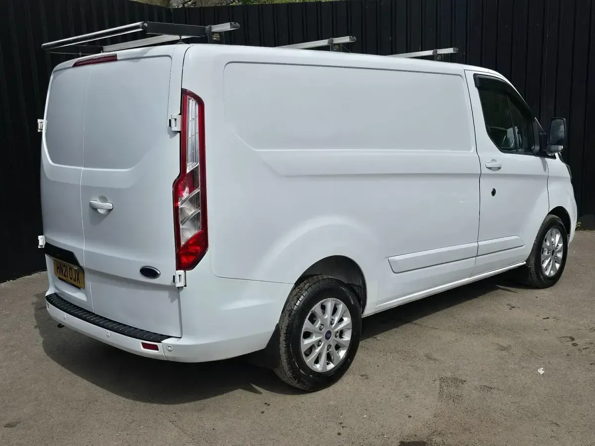 Used Ford Transit Custom Limited 130 HP (95 kW) 2021 White Van