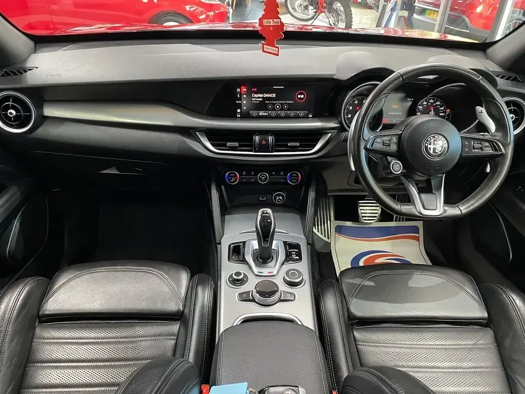 Used Alfa Romeo Stelvio Veloce 280 HP (205 kW) 2021 Red SUV