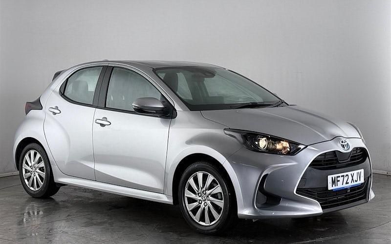 Used 2025 Toyota Yaris Hybrid Hatchback | £17,300 (Super price) - Image 1/3