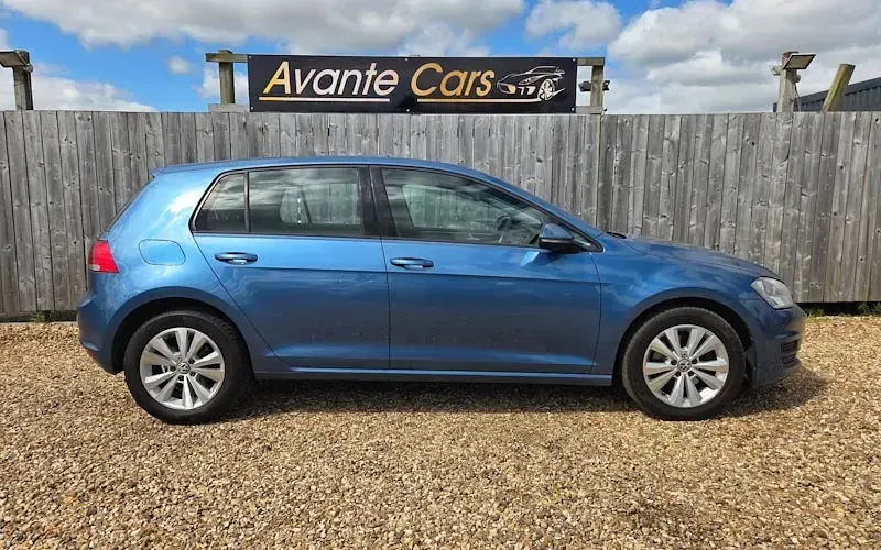 Second-hand VW Golf VII SE 150 CP (110 kW) 2014 Albastru Hatchback