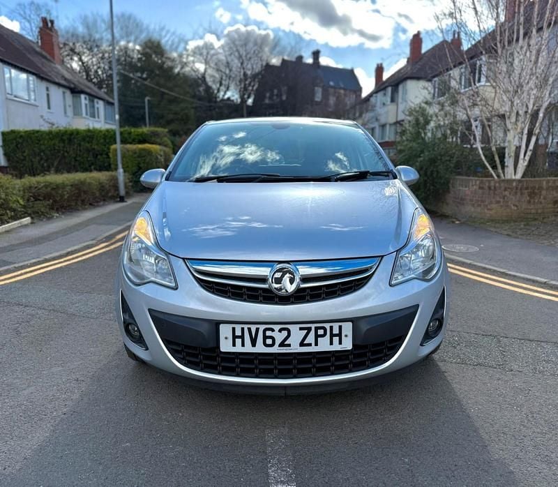 Used Vauxhall Corsa 90 HP (66 kW) 2013 Silver Hatchback