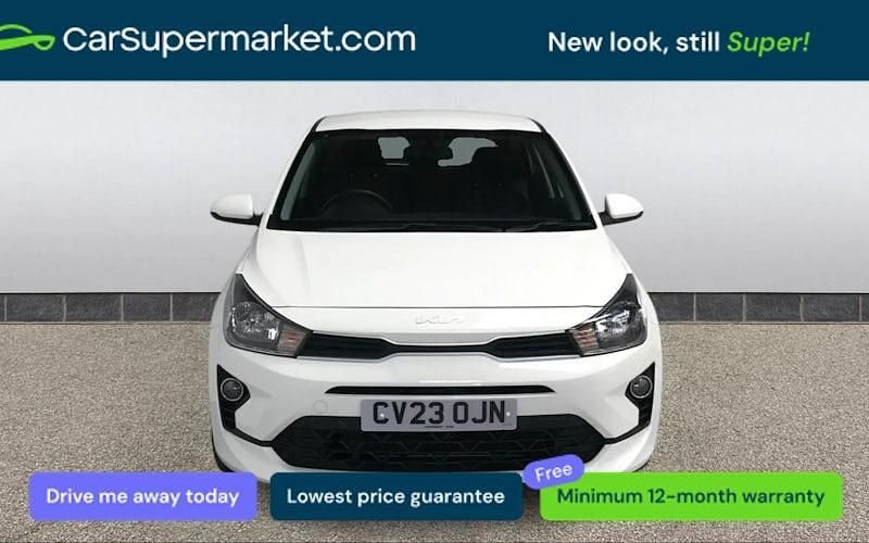 Used Kia Rio 84 HP (61 kW) 2022 White Hatchback