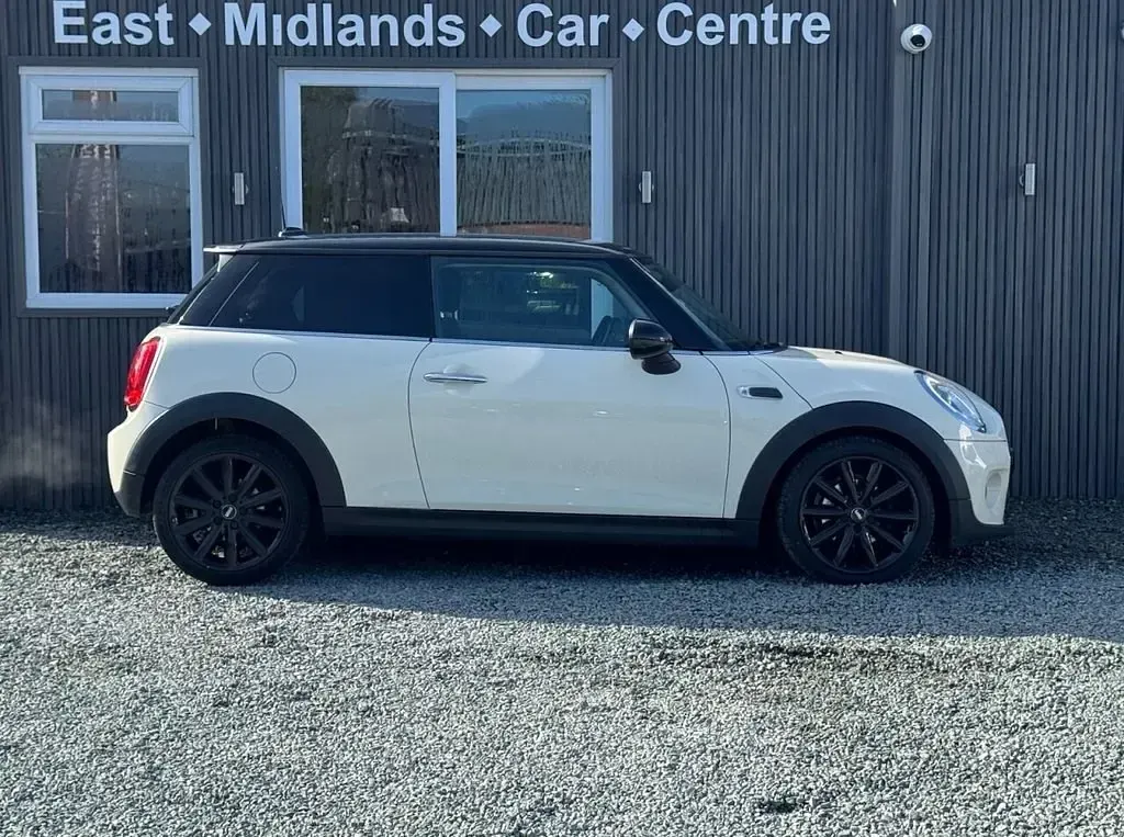 Usado Mini Cooper D Hatch 116 HP (85 kW) 2016 Branco Citadino