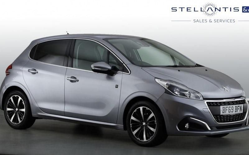 Used 2018 Peugeot 208 Hatchback | £8,103 (Fair price) - Image 1/4
