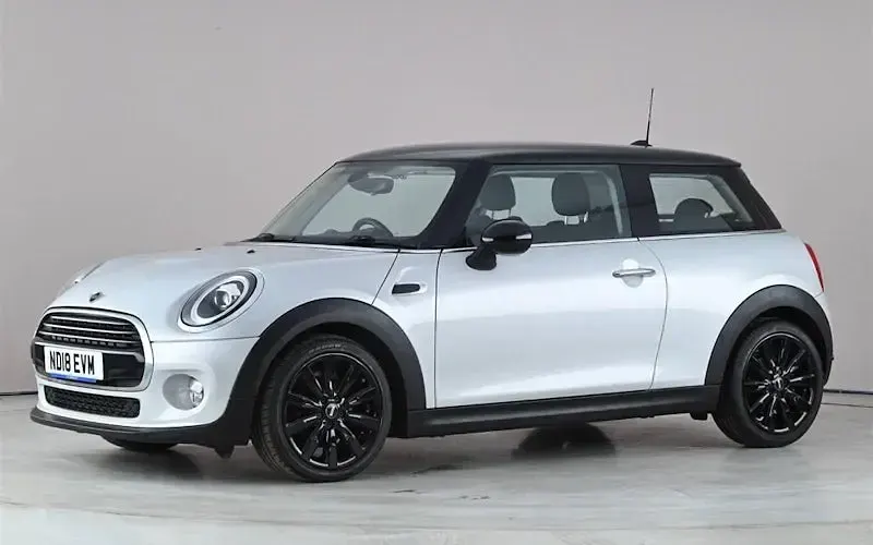Używany Mini Cooper Hatch 136 KM (100 kW) 2018 Srebrny Hatchback