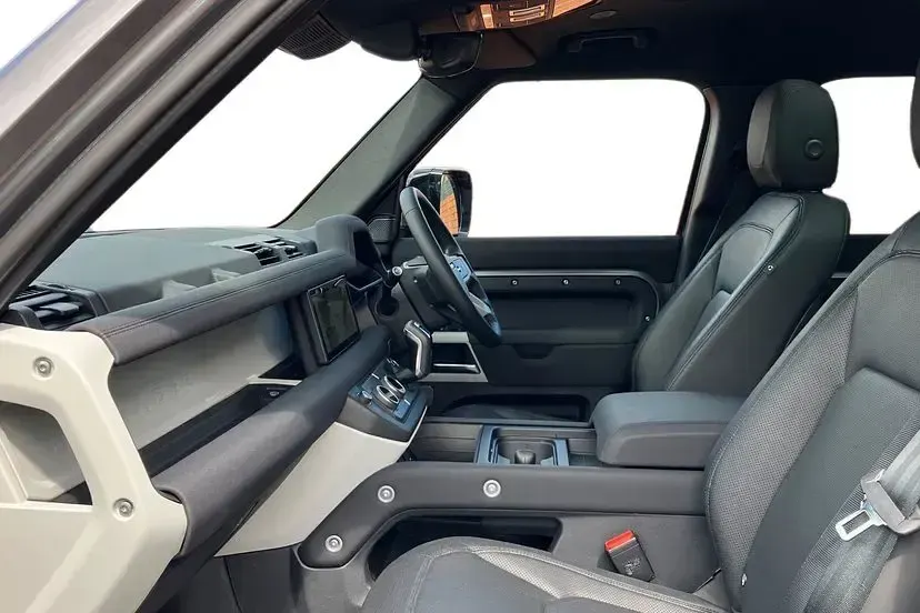 Used Land Rover Defender SE Dynamic 250 HP (183 kW) 2023 Grey SUV