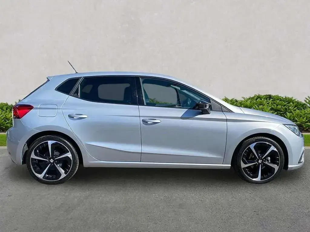 Used Seat Ibiza FR Sport 95 HP (69 kW) 2024 Silver Hatchback