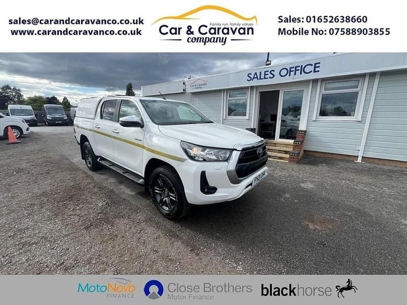 Used Toyota HiLux 150 HP (110 kW) 2021 White Pickup