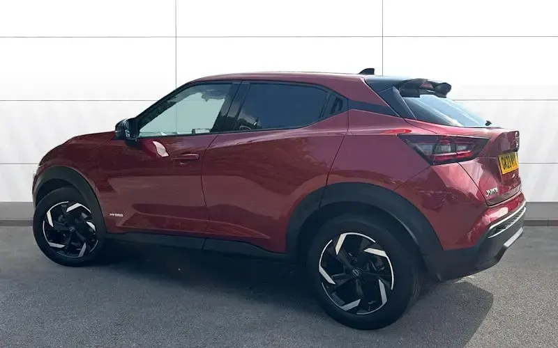 Used Nissan Juke N-Connecta 143 HP (105 kW) 2023 Red SUV